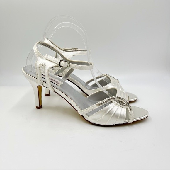 9.5W 9.5 WIDE Dyeables Women's Ariana White Satin Rhinestone Jeweled Heels Pumps - Picture 2 of 15